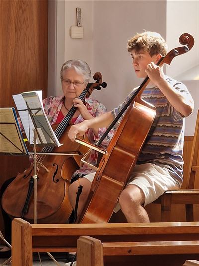 Am Cello: Thomas Bruckmayer und Danielle Thalmann